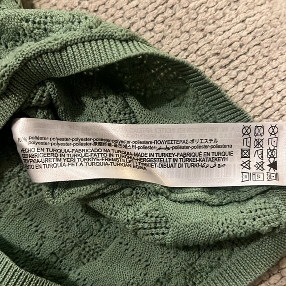 Zara Green Knit Top with Ruffled Shoulders - Picture 4 of 6